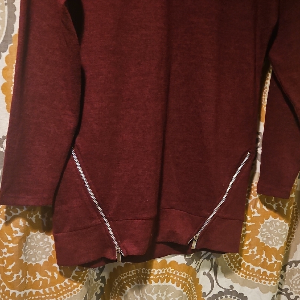 Maroon V-Neck Sweater with Zipper Details - Picture 3 of 4